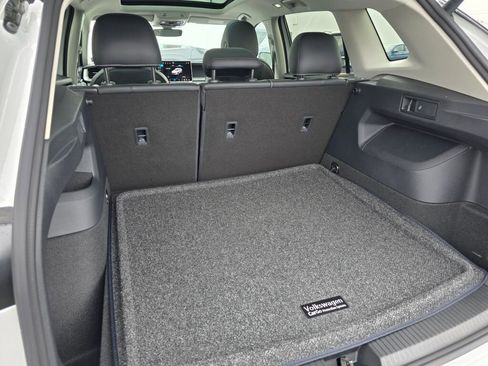 New 2026 Volkswagen Tiguan SE image 18