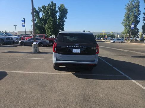 Used 2025 Ford Expedition Active RWD image 6
