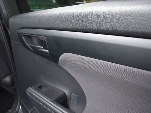 Used 2025 Toyota Highlander LE FWD image 27