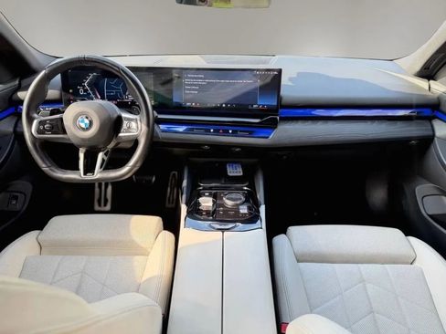 Used 2024 BMW 540i xDrive w/ M Sport Package AWD/4WD image 12