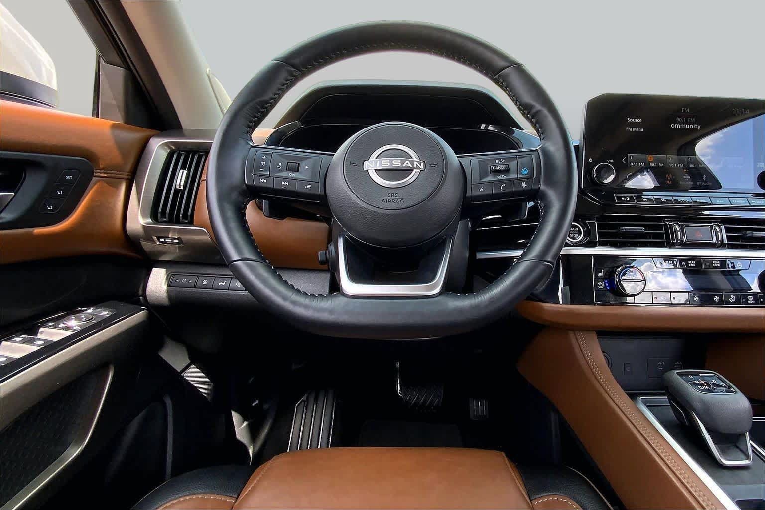 Used 2024 Nissan Pathfinder Platinum FWD image 6