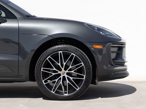 Used 2023 Porsche Macan AWD/4WD image 11