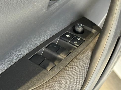 Certified 2025 Toyota Corolla LE image 17