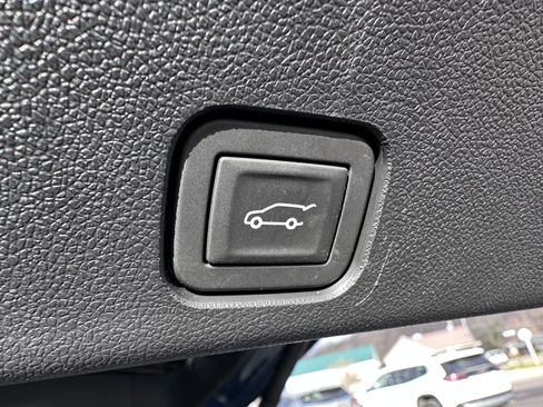 Used 2025 Buick Enclave Preferred image 13