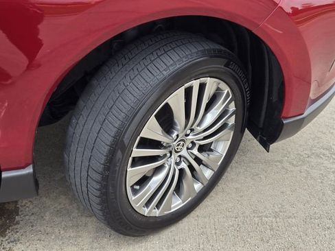 Used 2024 Toyota Venza Limited AWD/4WD image 6
