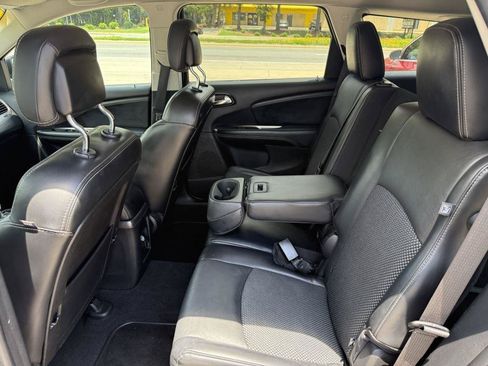 Used 2019 Dodge Journey Crossroad FWD image 11