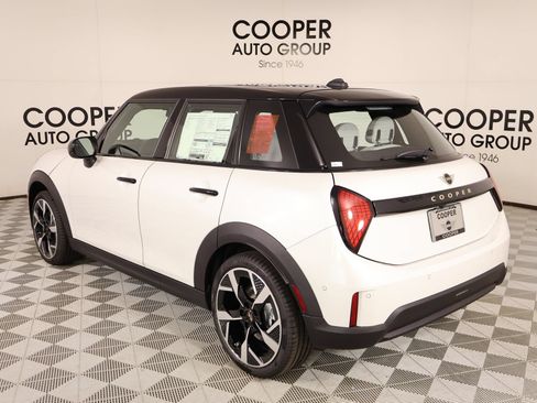 New 2026 MINI Cooper 4-Door Hardtop FWD image 22