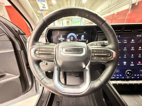 Used 2026 GMC Terrain Denali w/ LPO, Floor Liner Package AWD/4WD image 22