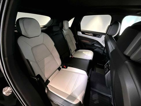 New 2026 Porsche Cayenne AWD/4WD image 29