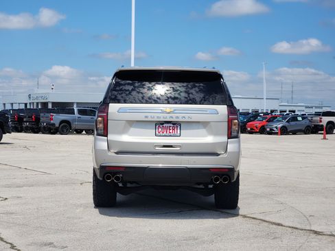 Used 2024 Chevrolet Suburban High Country AWD/4WD image 6
