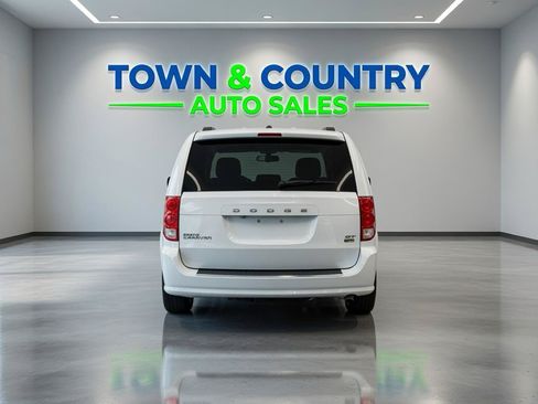 Used 2019 Dodge Grand Caravan GT FWD image 4
