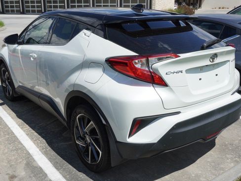 Used 2020 Toyota C-HR Limited FWD image 8