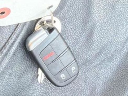 Used 2020 Dodge Journey SE w/ SE Popular Equipment Group FWD image 21
