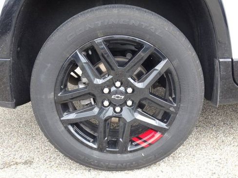 Used 2023 Chevrolet Traverse Premier w/ Redline Edition FWD image 31