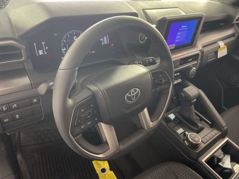New 2026 Toyota 4Runner SR5 AWD/4WD image 11