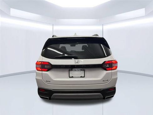 Used 2023 Honda Pilot Elite image 6
