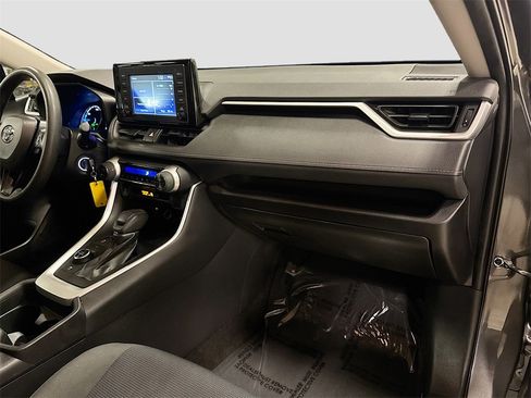 Used 2019 Toyota RAV4 LE image 32