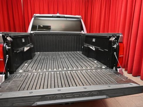 Used 2024 Toyota Tacoma TRD Off-Road image 7