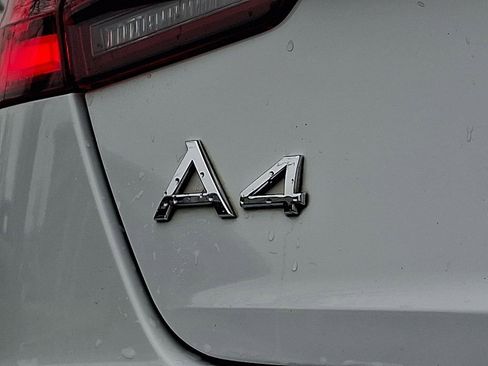 Used 2019 Audi A4 2.0T Premium image 31