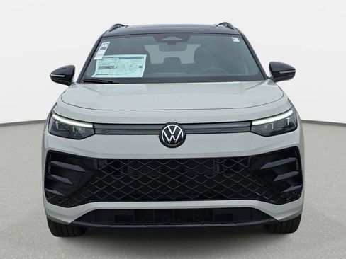 New 2026 Volkswagen Tiguan SE R-Line AWD/4WD image 2