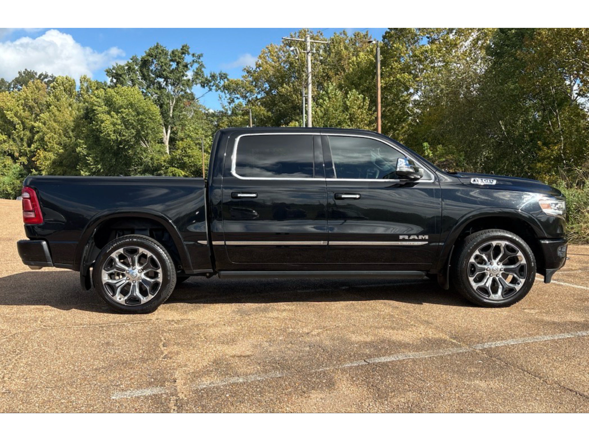 Used 2020 RAM 1500 Limited AWD/4WD image 3