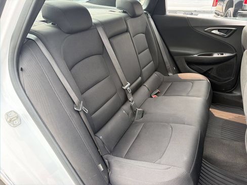 Used 2020 Chevrolet Malibu LT FWD image 24