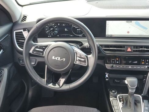 Certified 2024 Kia Seltos S image 11