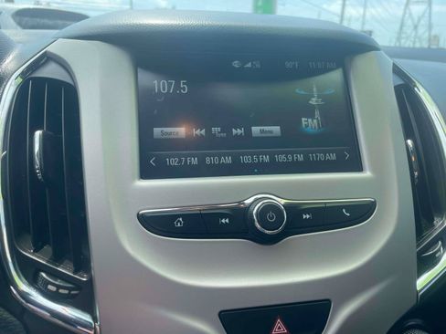 Used 2018 Chevrolet Cruze LS FWD image 18
