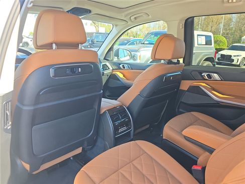 Certified 2023 BMW X7 xDrive40i w/ Premium Package image 12