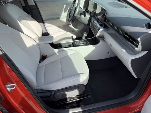 Used 2024 Hyundai Kona SEL image 18