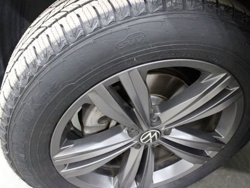 Used 2020 Volkswagen Atlas Cross Sport SE w/ Towing Package image 36