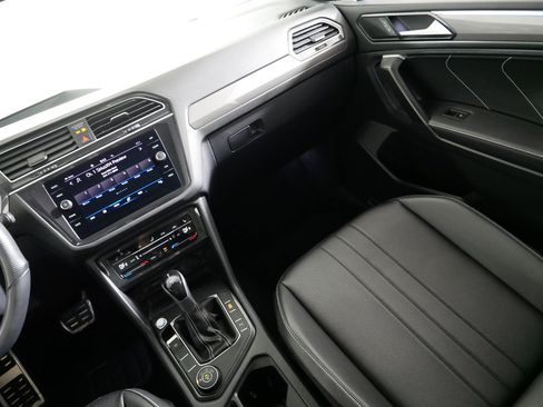 Certified 2024 Volkswagen Tiguan SE R-Line AWD/4WD image 11