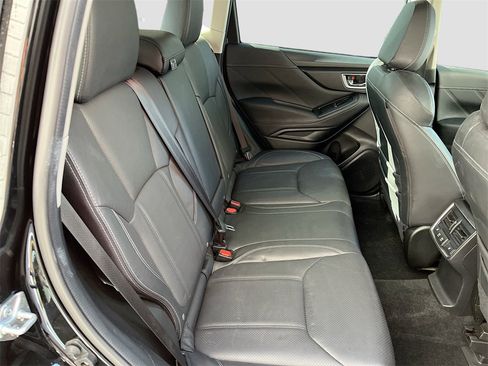 Used 2023 Subaru Forester Touring image 29