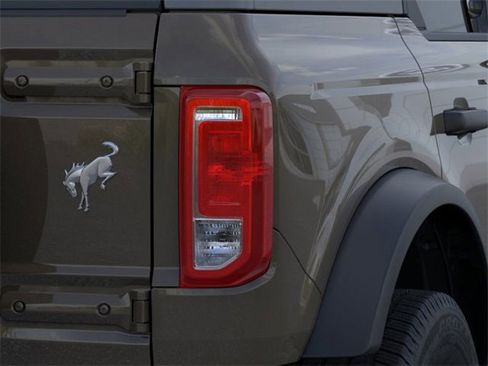 New 2025 Ford Bronco 4-Door image 23