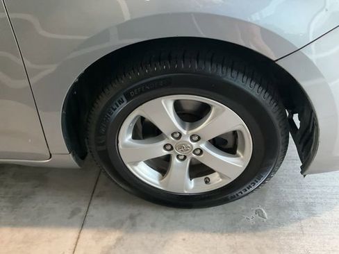 Used 2017 Toyota Sienna LE image 23