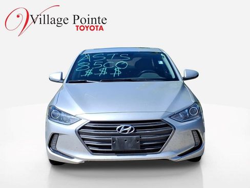 Used 2017 Hyundai Elantra Limited w/ Limited Tech Package 04 FWD image 2