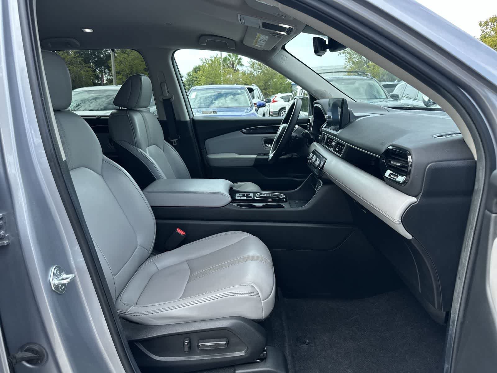Used 2025 Honda Pilot EX-L image 16