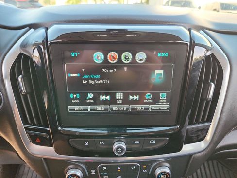 Used 2019 Chevrolet Traverse LT w/ LPO, 'HIT The Road' Package FWD image 13