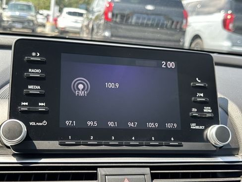 Used 2019 Honda Accord LX image 19