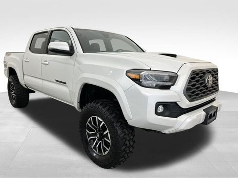 Used 2021 Toyota Tacoma TRD Sport w/ TRD Premium Sport Package image 9