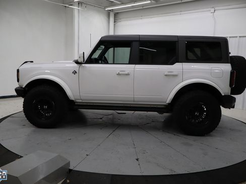 Used 2023 Ford Bronco Outer Banks image 9