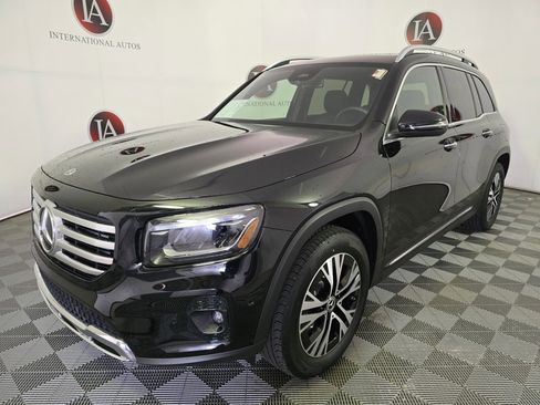 Used 2025 Mercedes-Benz GLB 250 4MATIC image 5