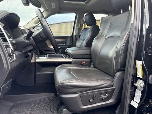 Used 2015 RAM 2500 Laramie w/ Black Appearance Group AWD/4WD image 20