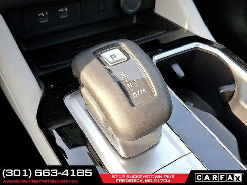 New 2025 Mitsubishi Outlander SE image 10