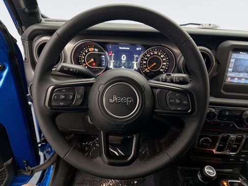 Used 2023 Jeep Wrangler Unlimited Sport AWD/4WD image 12