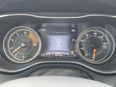 Used 2019 Jeep Cherokee Limited AWD/4WD image 13