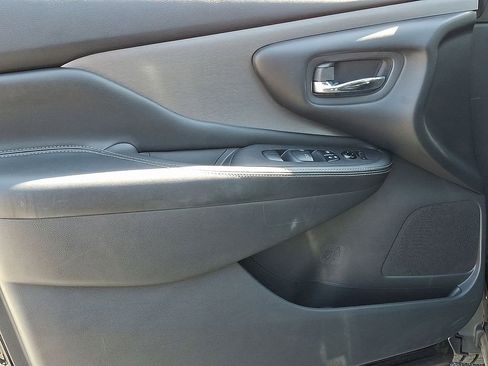 Used 2023 Nissan Murano SV w/ SV Midnight Edition Package image 13