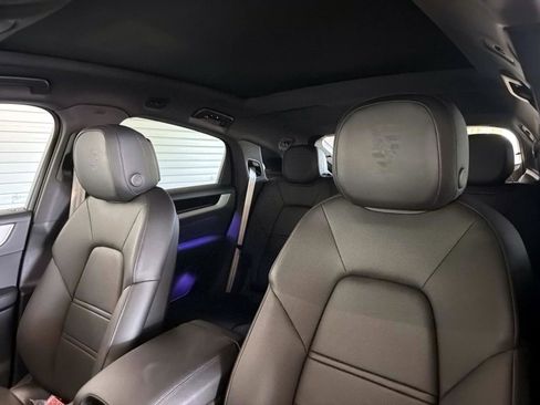 Certified 2025 Porsche Cayenne Coupe AWD/4WD image 5