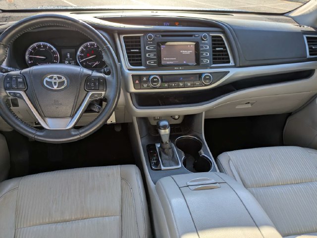 Used 2015 Toyota Highlander Plus FWD image 16