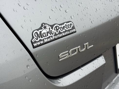 Used 2023 Kia Soul S image 12